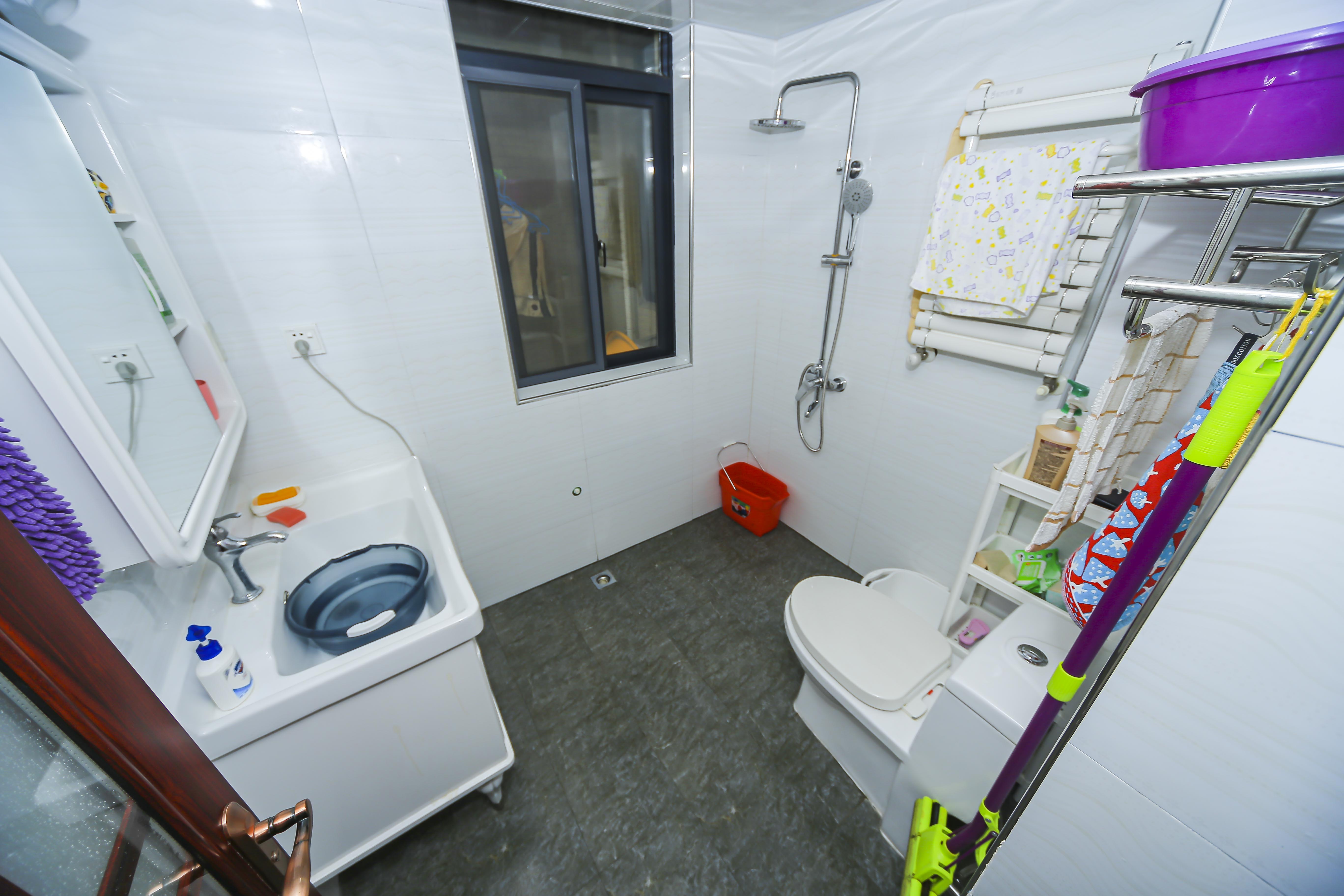 中建麓山和苑  2室2厅1卫    79.87万卫生间