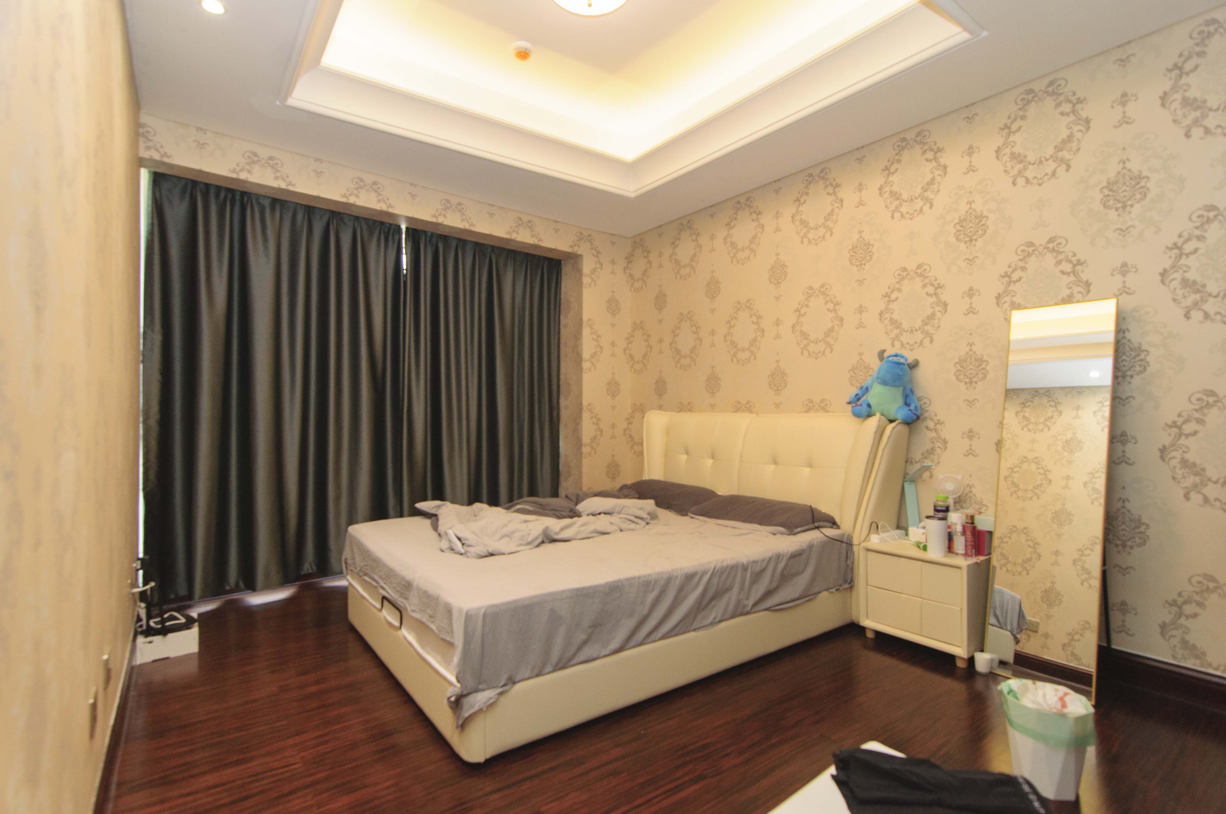 华远隆玺  3室2厅2卫    720.0万卧室