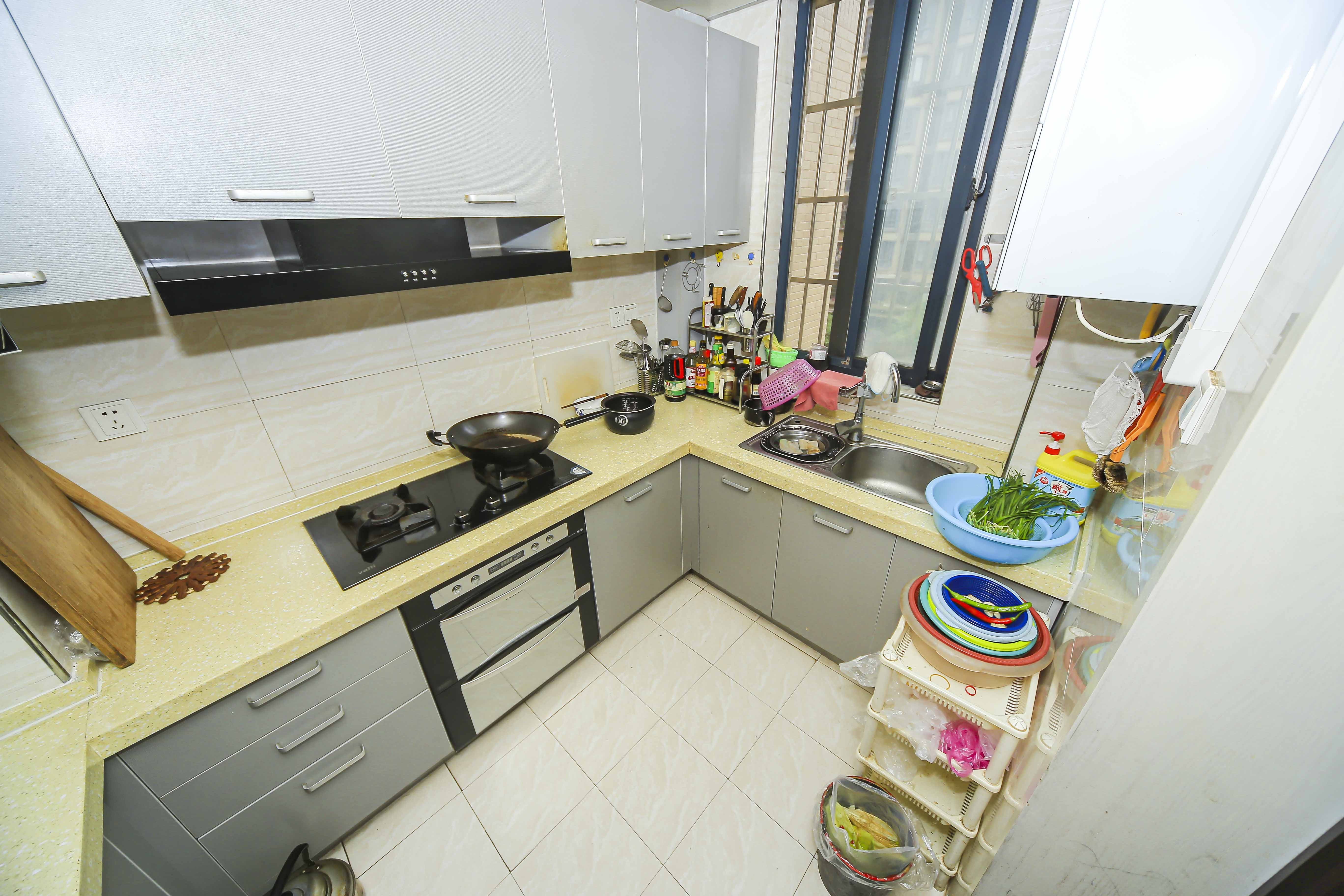 中建麓山和苑  3室2厅1卫   85.00万厨房