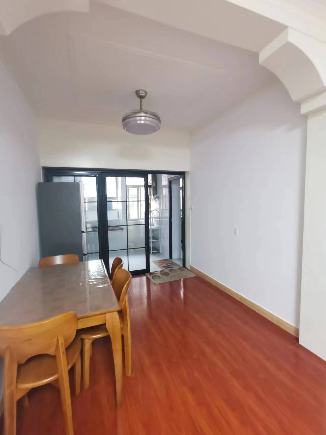 响石花园 2室2厅1卫 43.8万 响石花园 2室2厅1卫 43.8万客厅