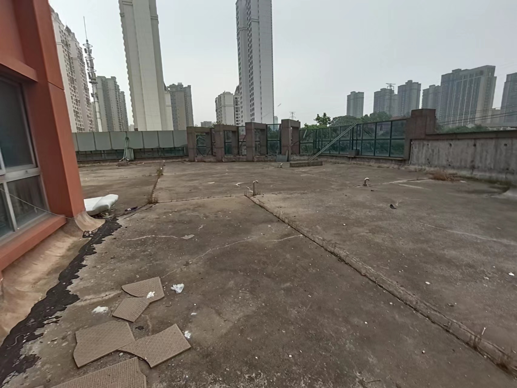 西郡佳园  3室2厅1卫    68.0万客厅