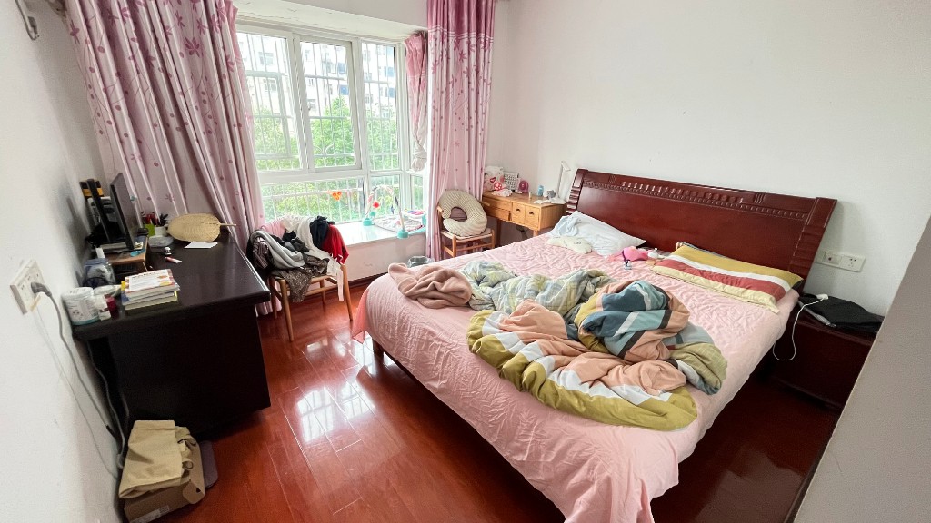 新城壹号 3室2厅2卫 51.8万 新城壹号 3室2厅2卫 51.8万客厅