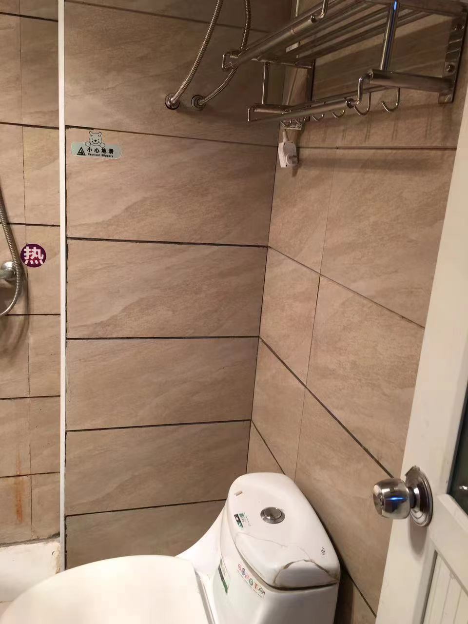 福鑫大厦  1室1厅1卫    26.0万 福鑫大厦  1室1厅1卫    26.0万客厅