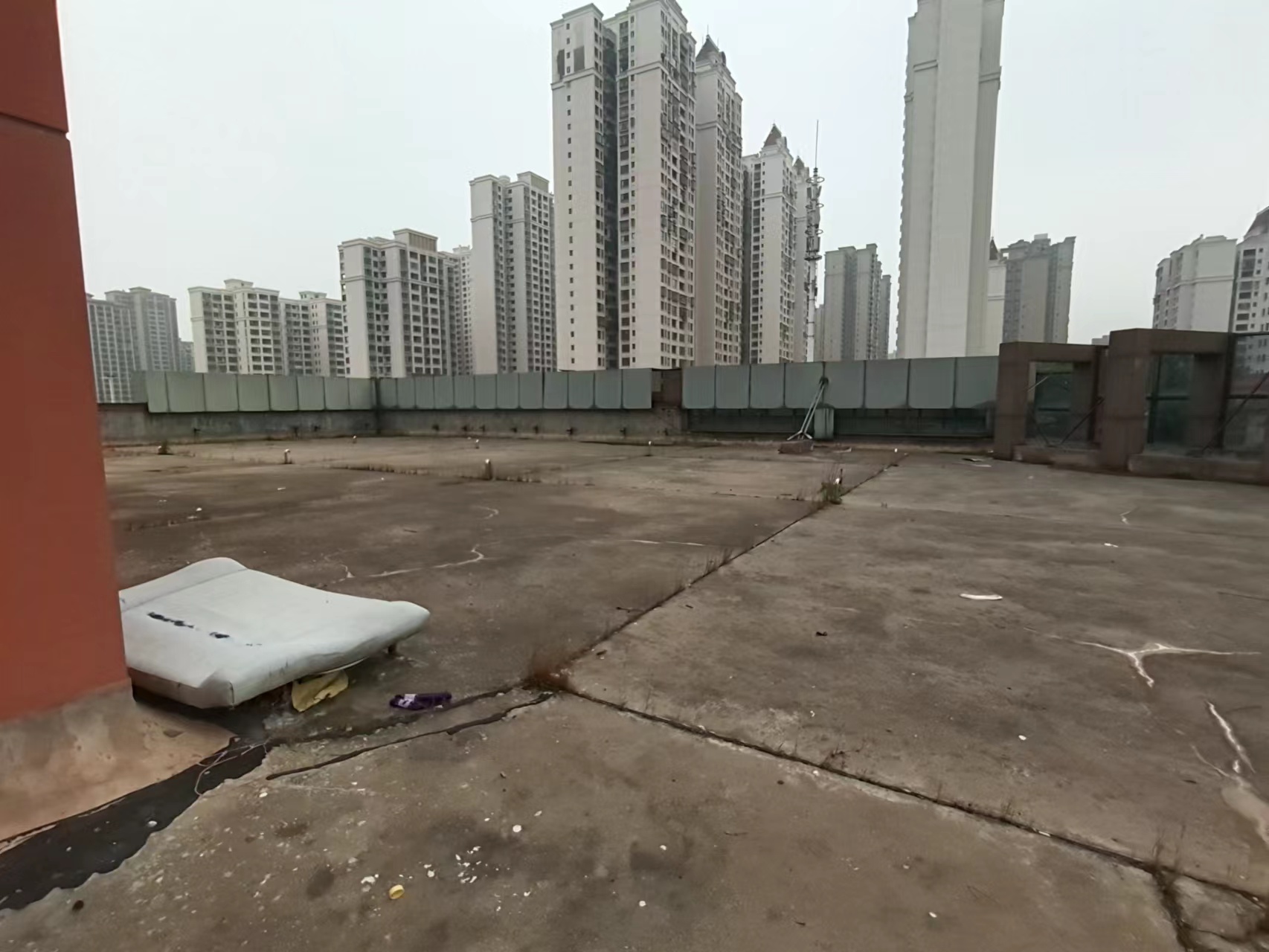 西郡佳园  3室2厅1卫    68.0万客厅