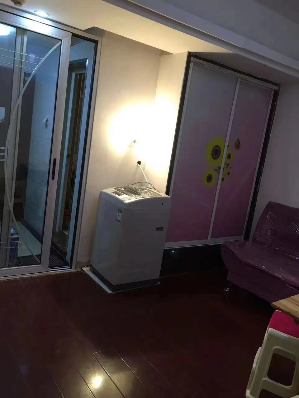 福鑫大厦  1室1厅1卫    26.0万 福鑫大厦  1室1厅1卫    26.0万客厅