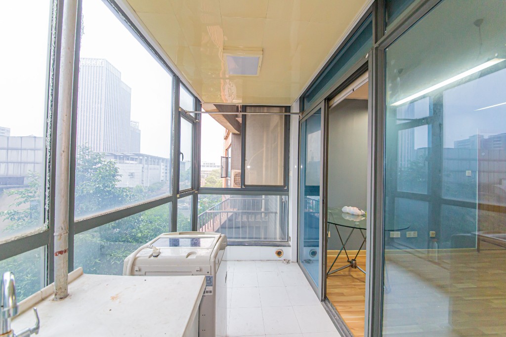 BOBO天下城(CTA财富中心) 1室1厅1卫 46.0万 BOBO天下城(CTA财富中心) 1室1厅1卫 46.0万阳台