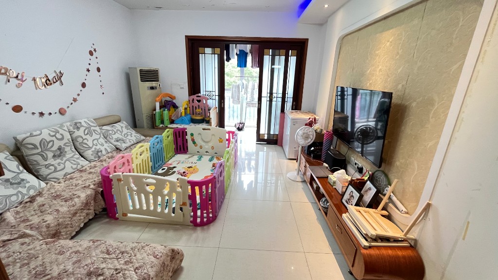 新城壹号 3室2厅2卫 51.8万 新城壹号 3室2厅2卫 51.8万客厅