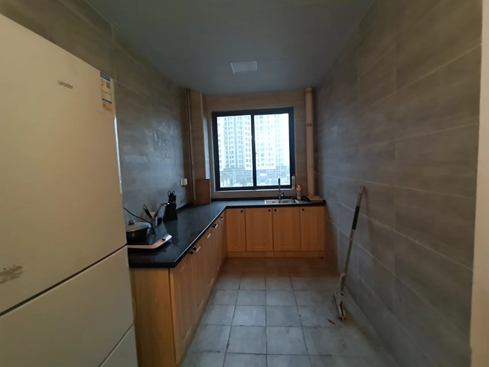 西郡佳园  3室2厅1卫    68.0万客厅