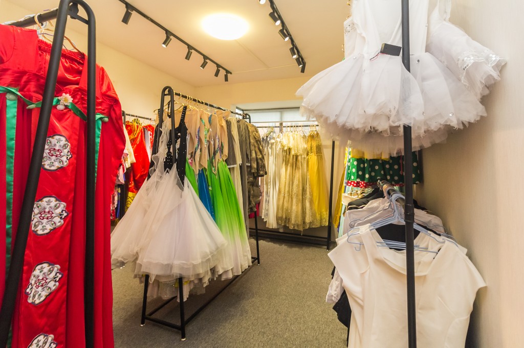 和泉嘉园 4室2厅2卫 99.0万 和泉嘉园 4室2厅2卫 99.0万卧室