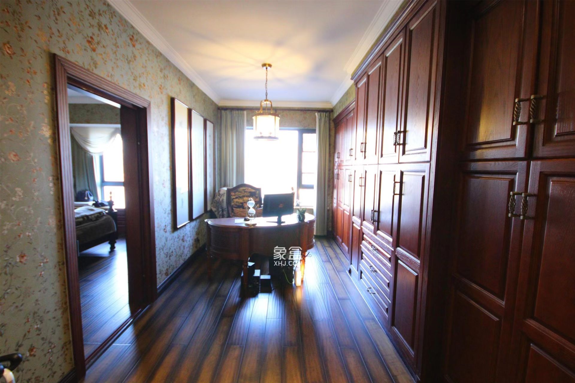 湘银金色阳光 3室2厅2卫 220.0万 湘银金色阳光 3室2厅2卫 220.0万客厅