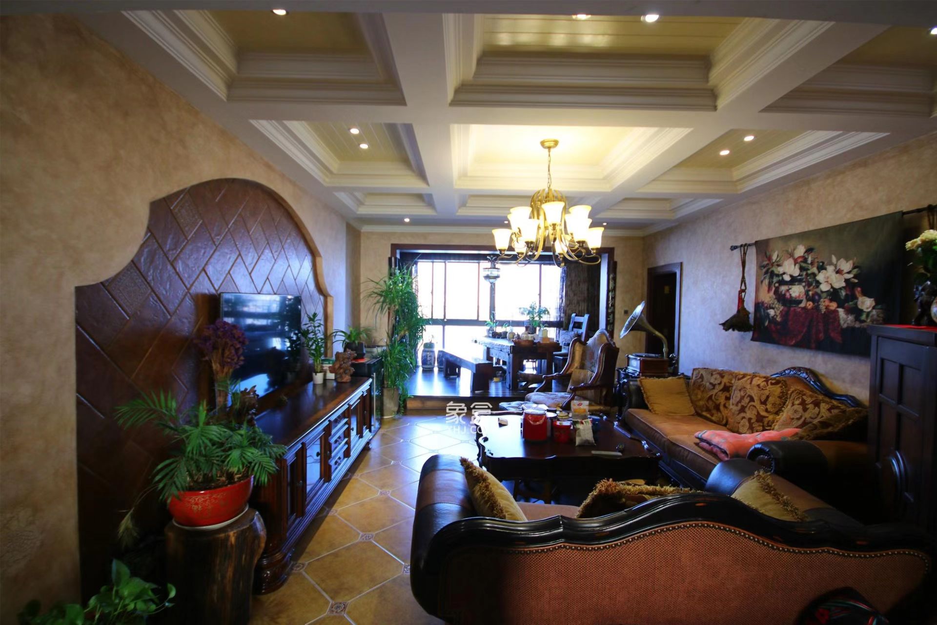 湘银金色阳光 3室2厅2卫 220.0万 湘银金色阳光 3室2厅2卫 220.0万客厅