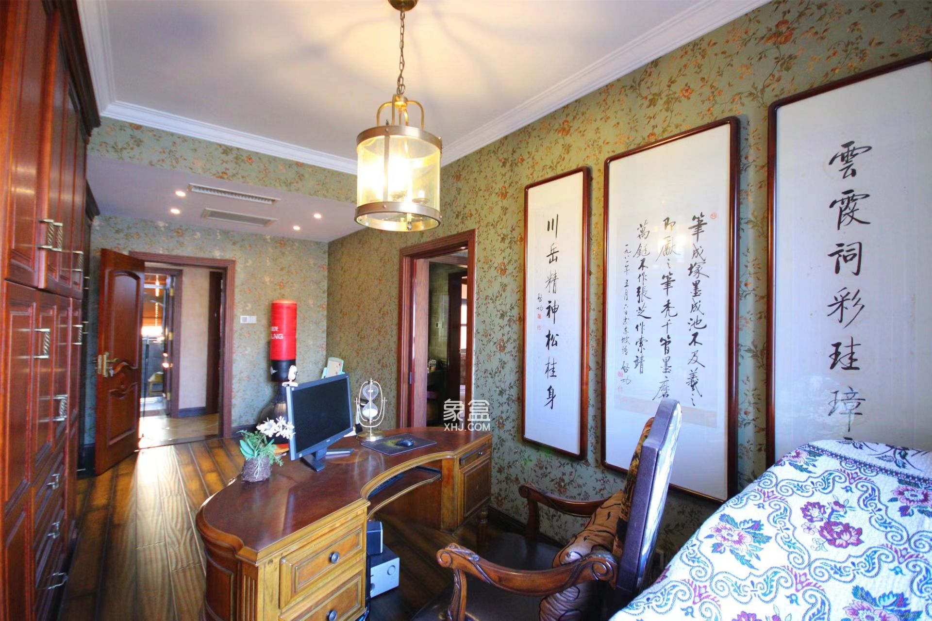 湘银金色阳光 3室2厅2卫 220.0万 湘银金色阳光 3室2厅2卫 220.0万客厅