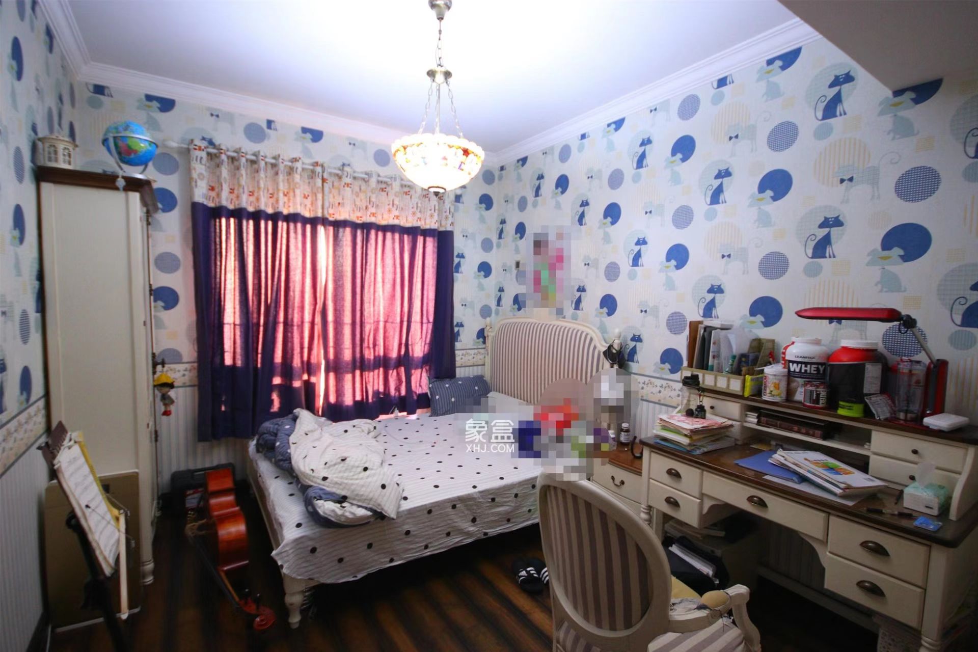 湘银金色阳光 3室2厅2卫 220.0万 湘银金色阳光 3室2厅2卫 220.0万客厅