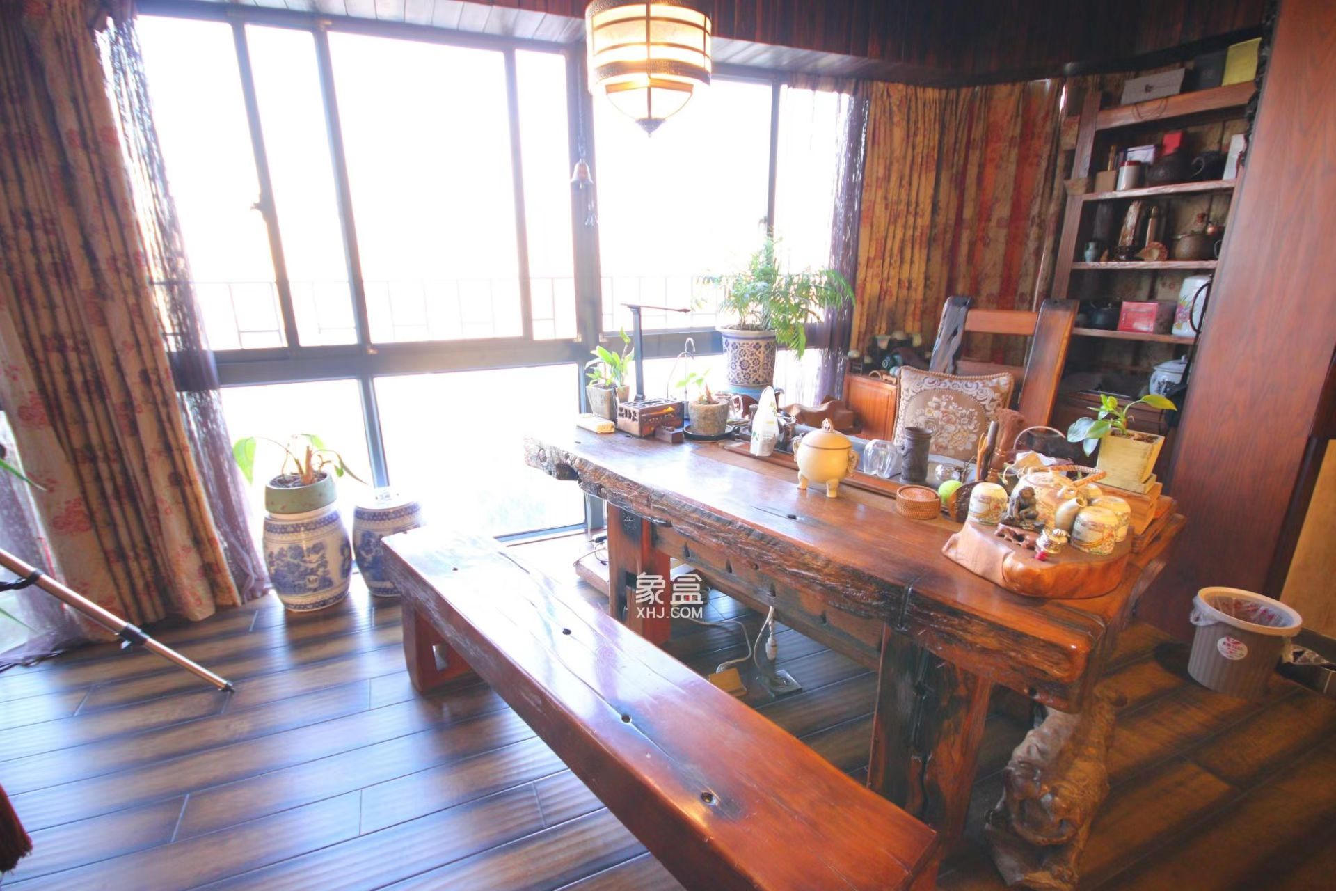 湘银金色阳光 3室2厅2卫 220.0万 湘银金色阳光 3室2厅2卫 220.0万客厅