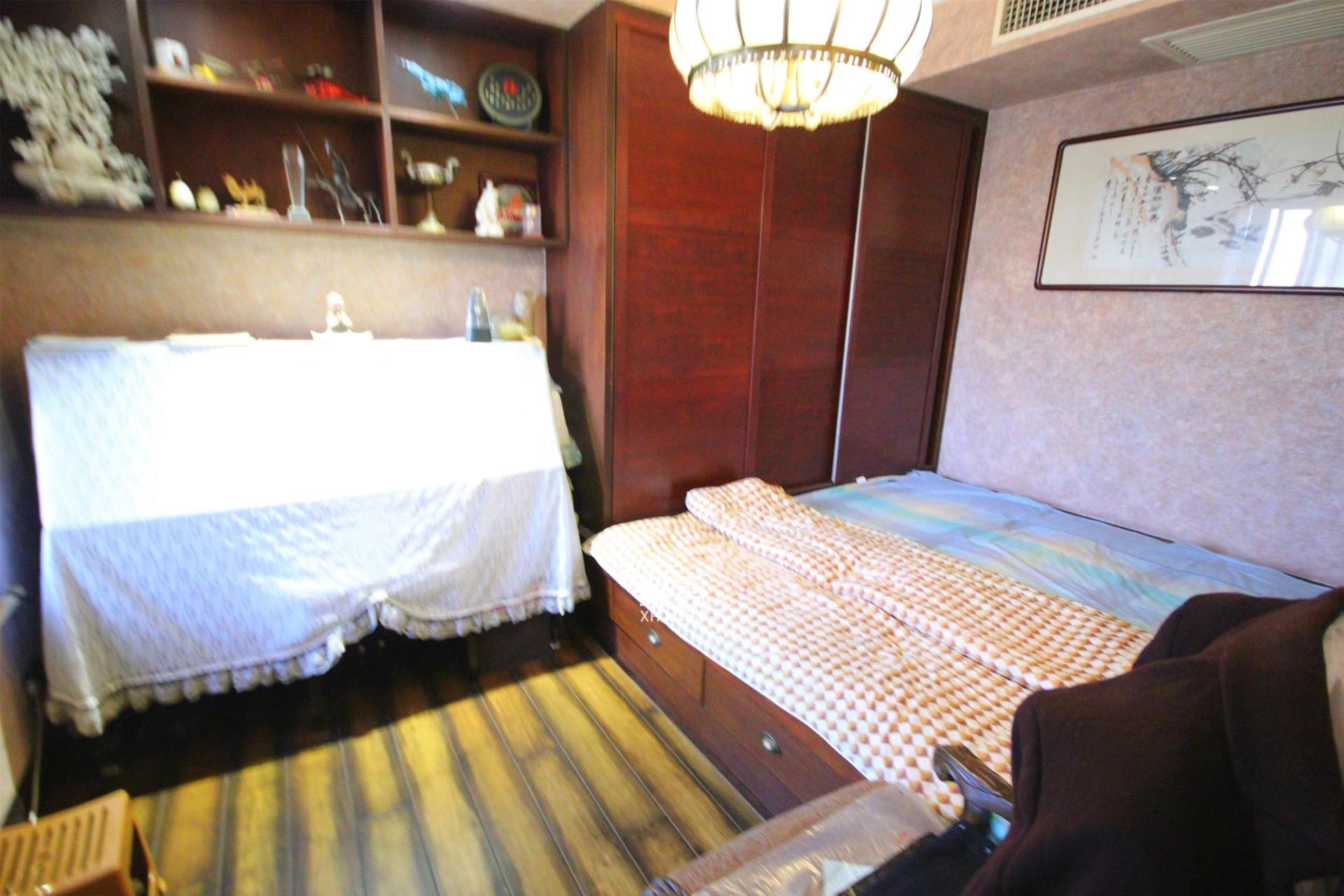 湘银金色阳光 3室2厅2卫 220.0万 湘银金色阳光 3室2厅2卫 220.0万客厅