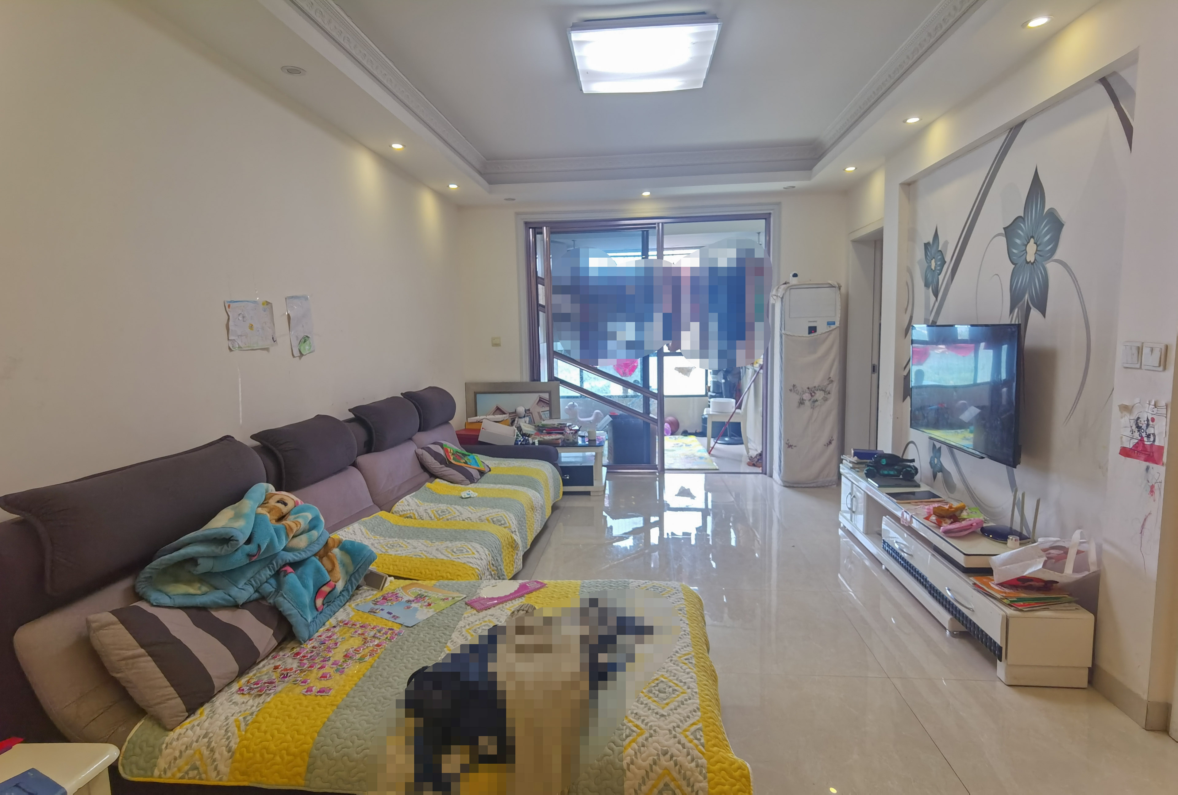 亿都国际城市首府  2室2厅1卫    32.8万 亿都国际城市首府  2室2厅1卫    32.8万客厅