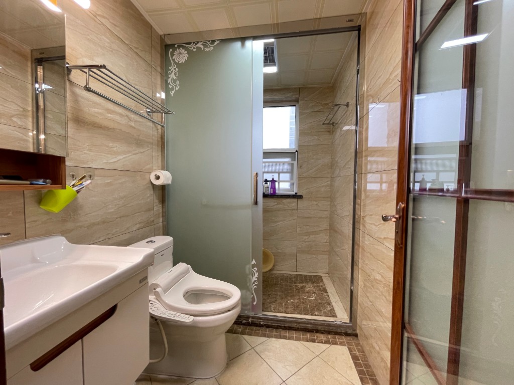 美的城三期 3室2厅2卫 95.0万 美的城三期 3室2厅2卫 95.0万客厅