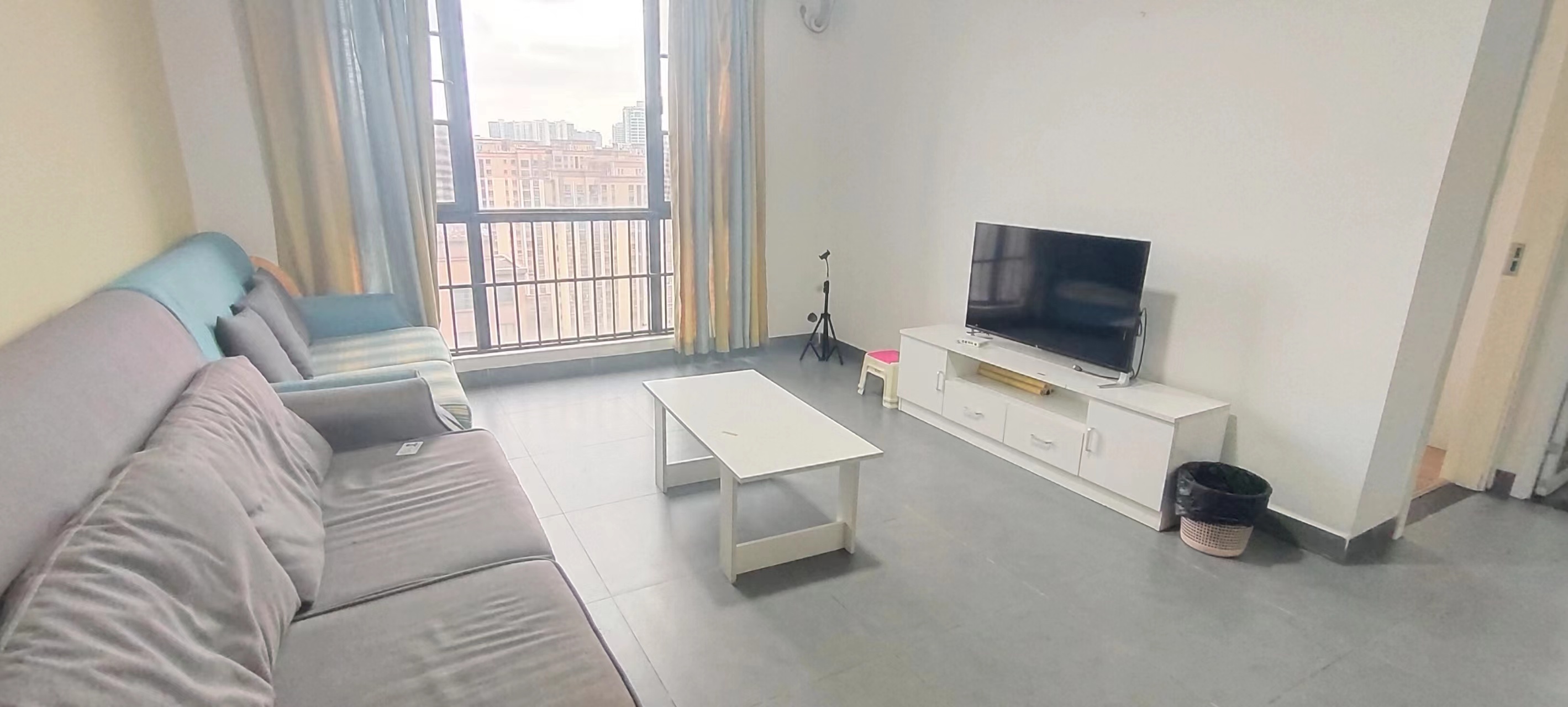 新桂公馆  2室1厅1卫    45.0万 新桂公馆  2室1厅1卫    45.0万客厅