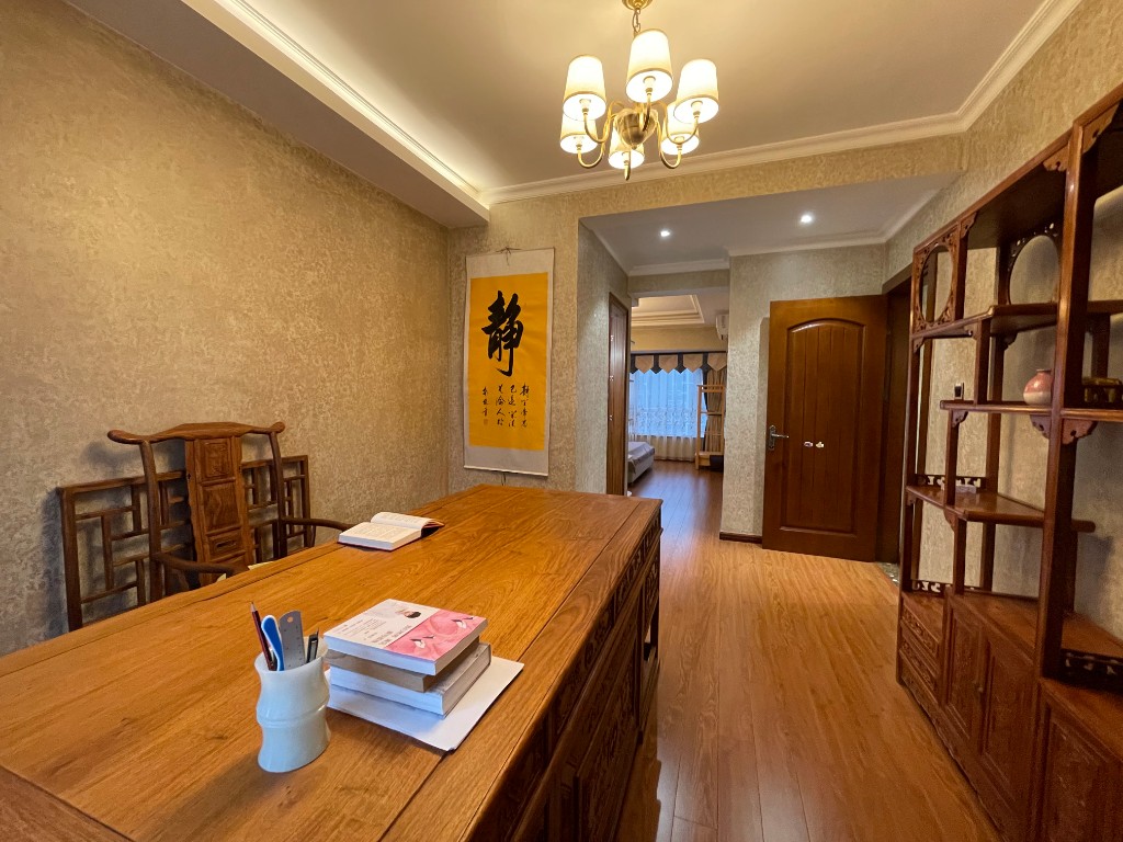 美的城三期 3室2厅2卫 95.0万 美的城三期 3室2厅2卫 95.0万客厅