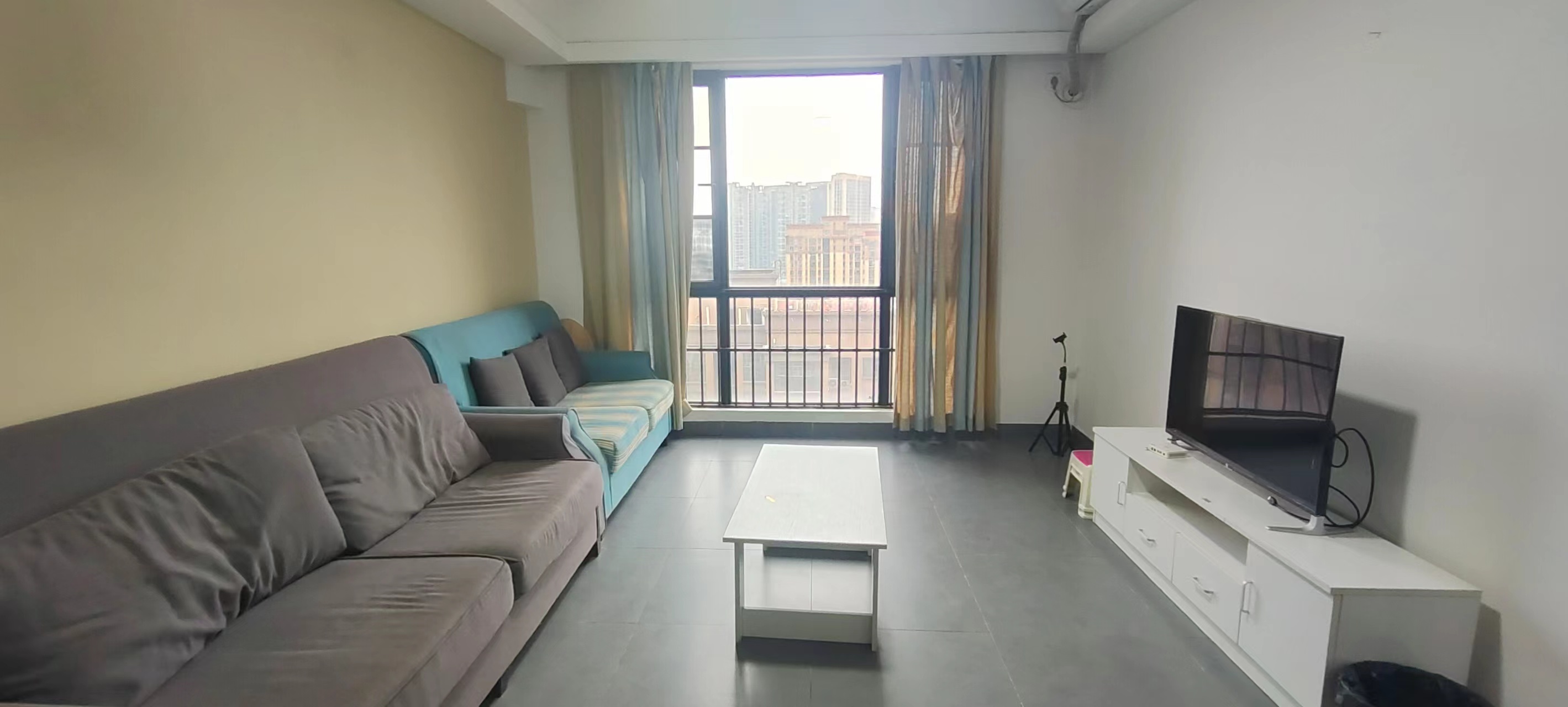 新桂公馆  2室1厅1卫    45.0万 新桂公馆  2室1厅1卫    45.0万客厅