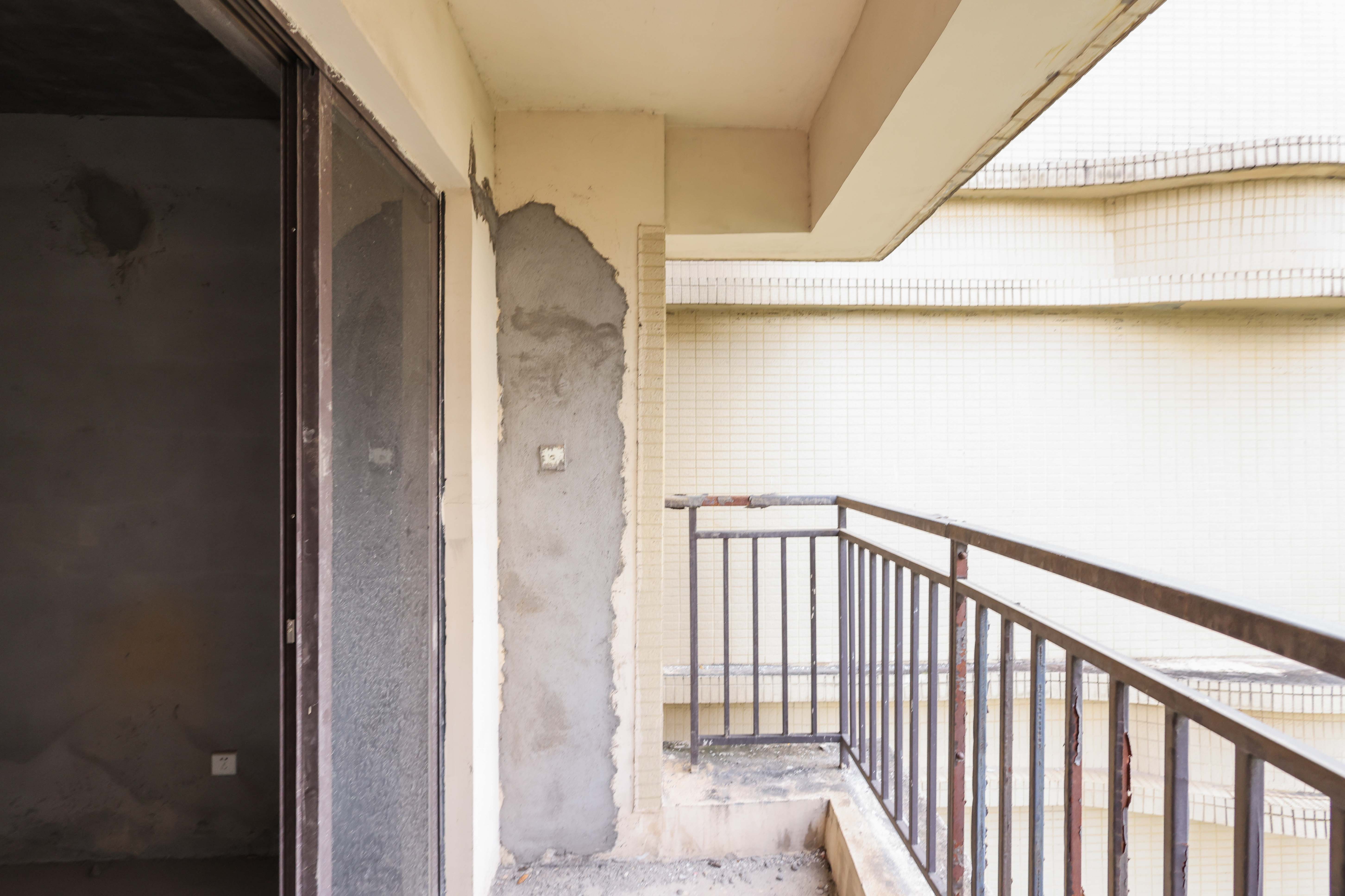 保利麓谷林语F区  3室2厅1卫   121.80万客厅