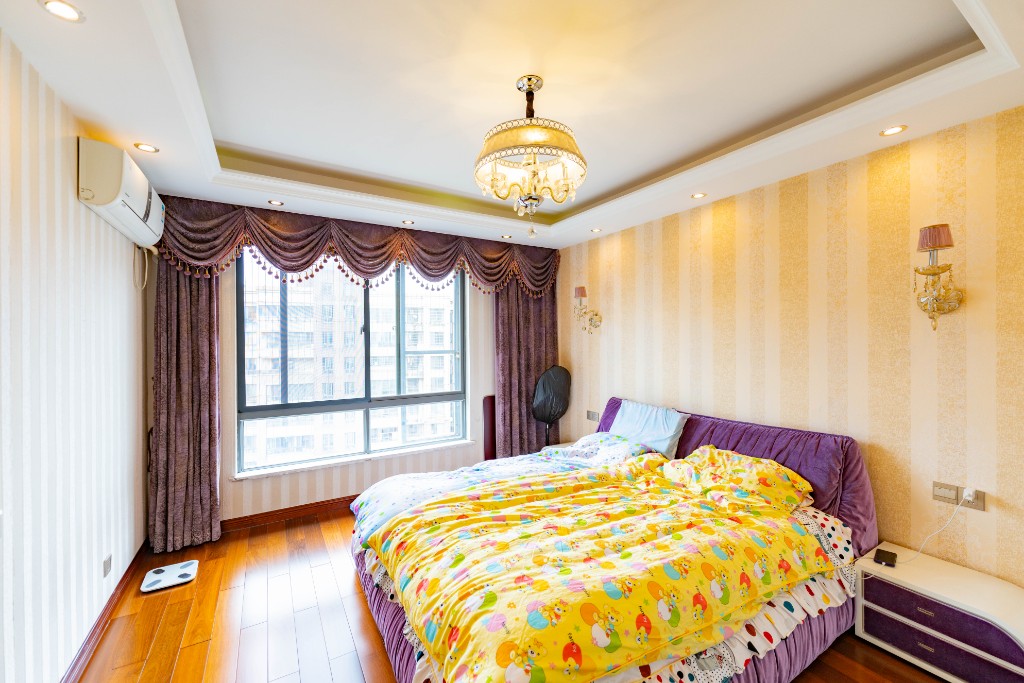 鑫远湘府华城  3室2厅1卫    168.0万卧室