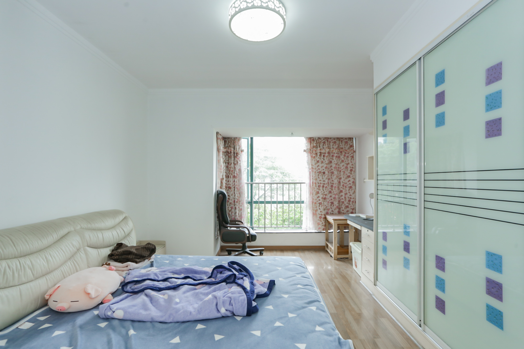 望兴景园一期  3室2厅2卫    135.0万卧室