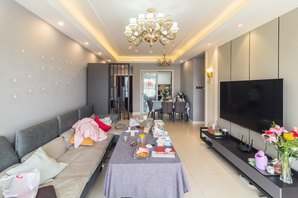 辉煌国际城二期  3室2厅2卫    116.0万室内图1