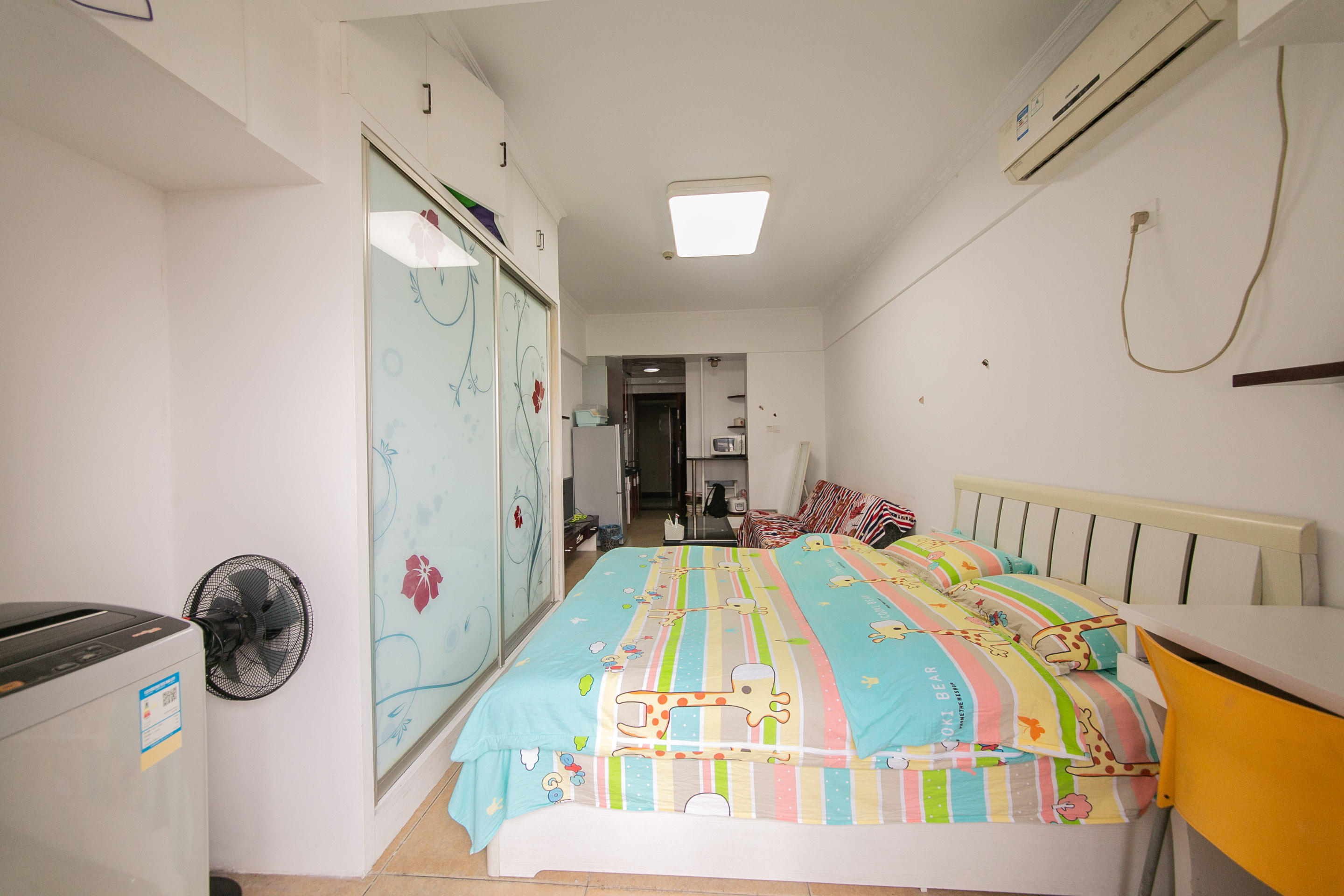 名富公寓 1室1厅1卫 25.0万 名富公寓 1室1厅1卫 25.0万卧室