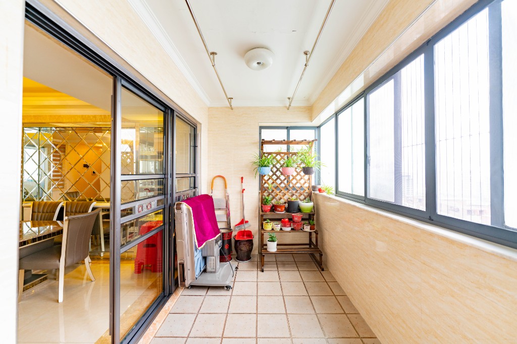 鑫远湘府华城  3室2厅1卫    168.0万阳台