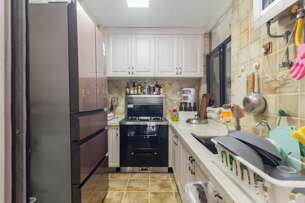 辉煌国际城二期  3室2厅2卫    116.0万厨房