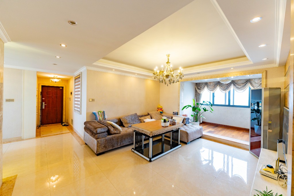 鑫远湘府华城  3室2厅1卫    168.0万客厅