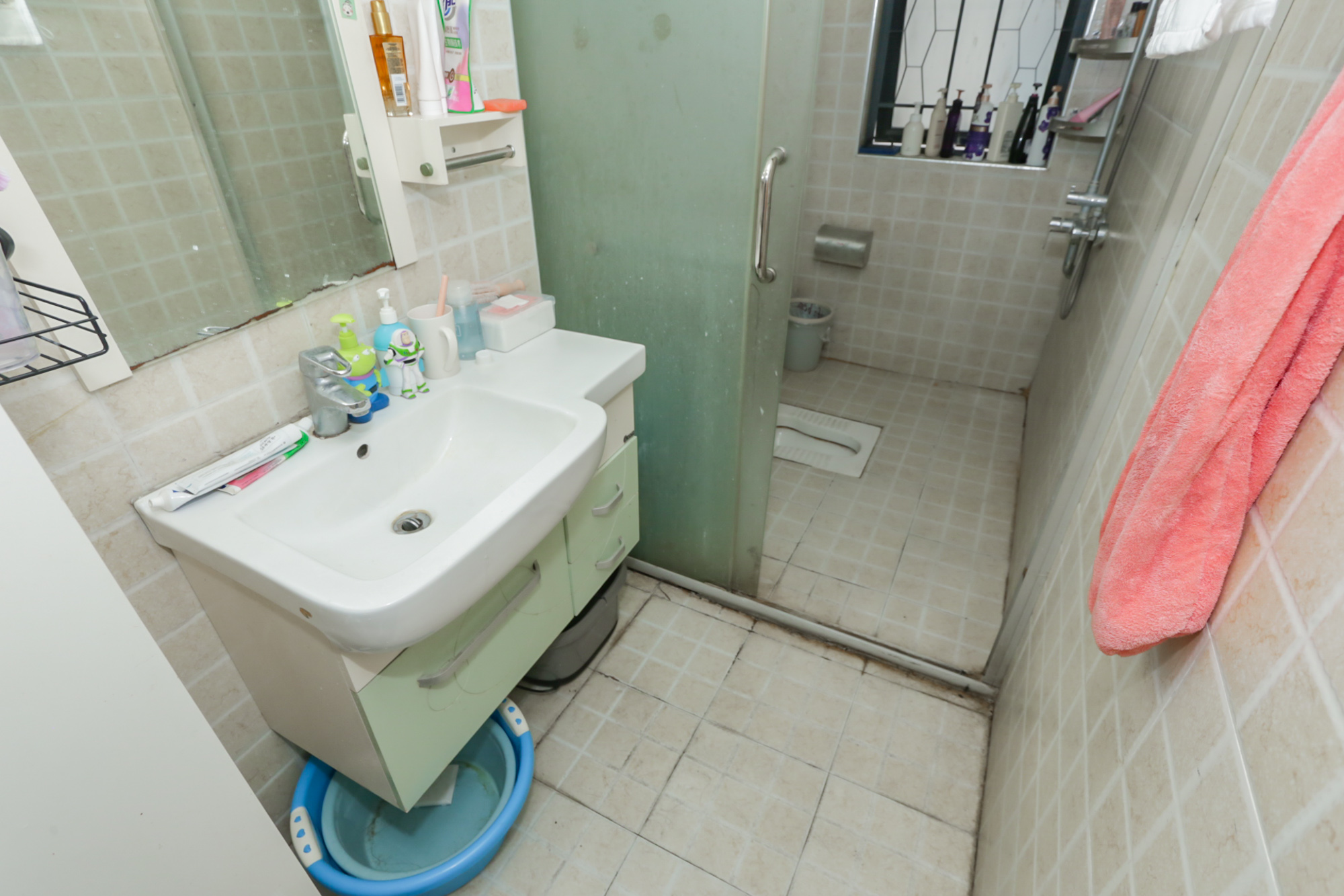 萊茵城  3室2廳1衛(wèi)    94.0萬衛(wèi)生間