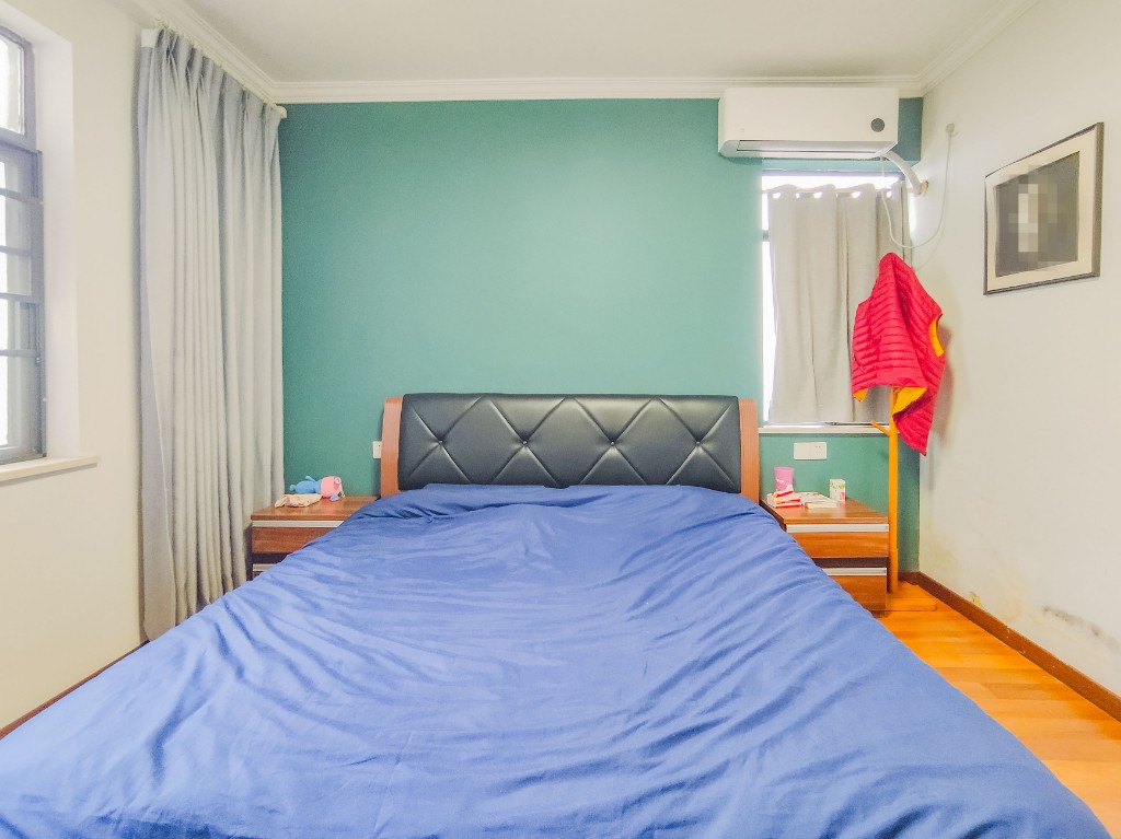 悦湖山 4室2厅2卫 149.0万 悦湖山 4室2厅2卫 149.0万卧室