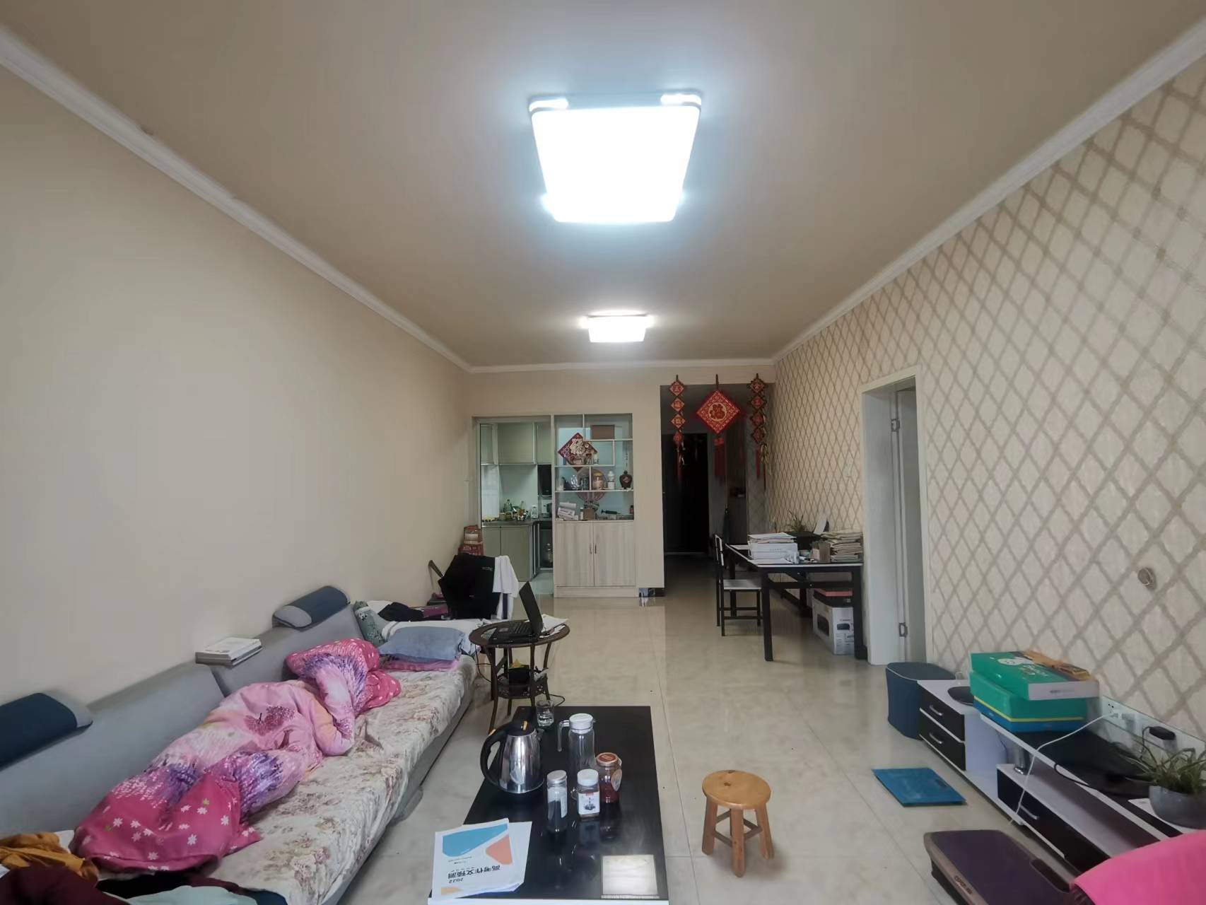 美的城四期 3室2厅2卫 90.0万 美的城四期 3室2厅2卫 90.0万客厅