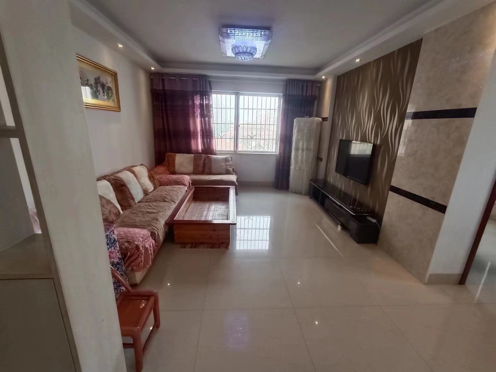 玫瑰名城梧桐园 4室2厅2卫 84.0万 玫瑰名城梧桐园 4室2厅2卫 84.0万客厅