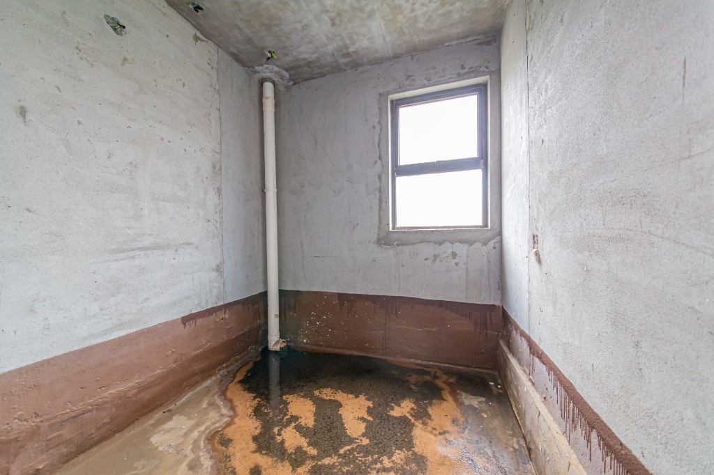 大唐印象一期云海湾  4室2厅2卫    169.0万客厅