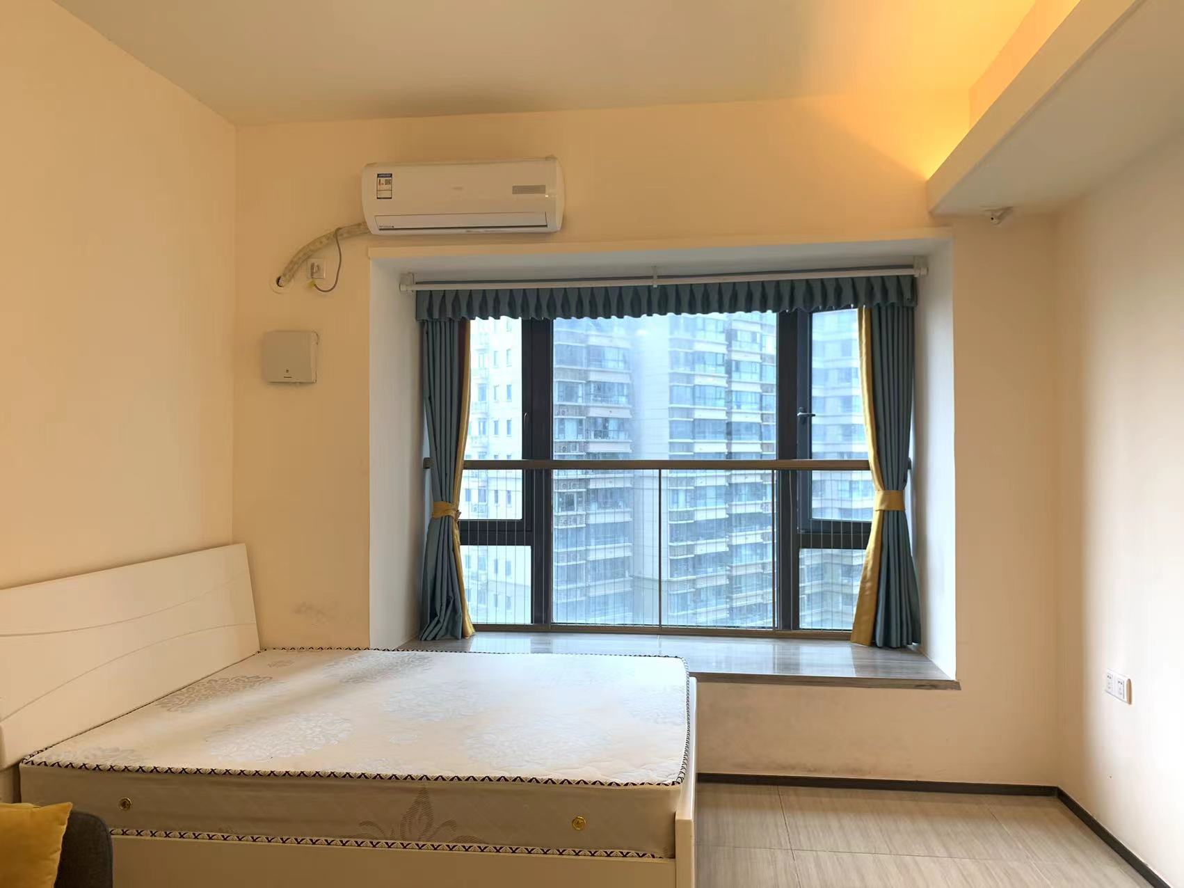 恒大御景湾  1室1厅1卫    24.0万 恒大御景湾  1室1厅1卫    24.0万客厅