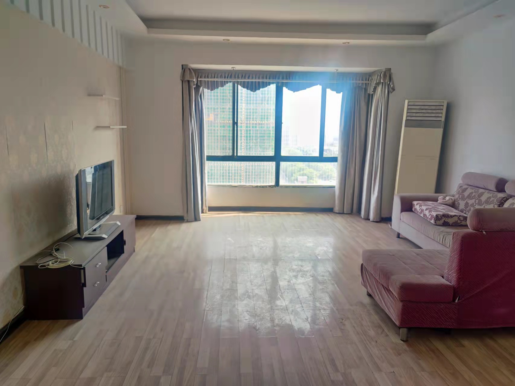 紫竹茗园 3室2厅1卫 79.8万 紫竹茗园 3室2厅1卫 79.8万客厅