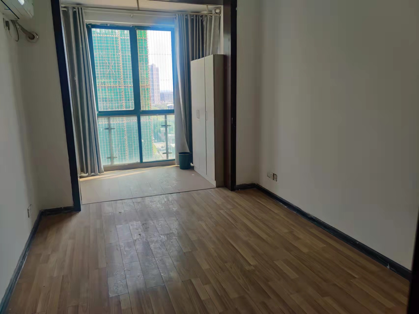 紫竹茗园 3室2厅1卫 79.8万 紫竹茗园 3室2厅1卫 79.8万客厅