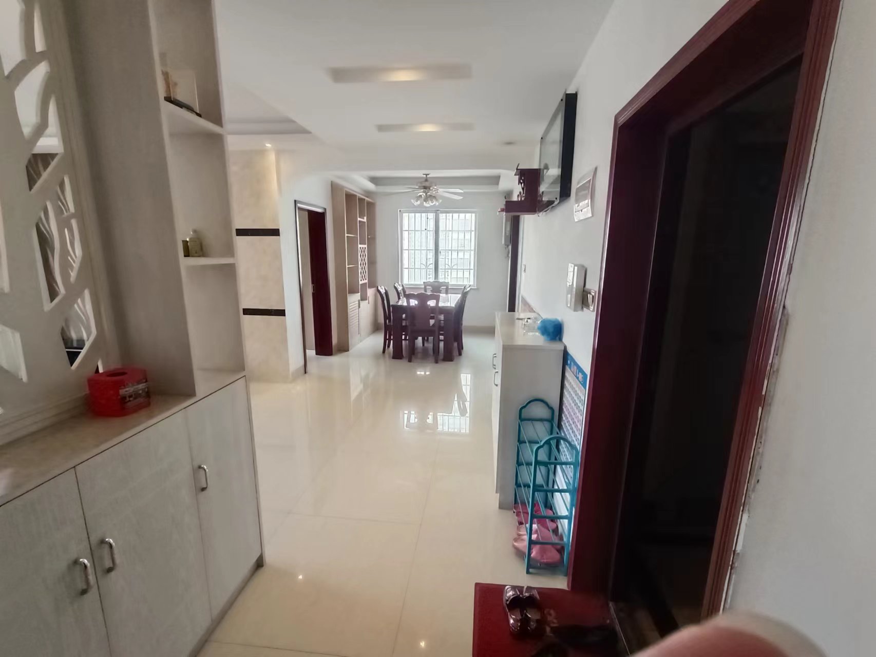 玫瑰名城梧桐园 4室2厅2卫 84.0万 玫瑰名城梧桐园 4室2厅2卫 84.0万客厅