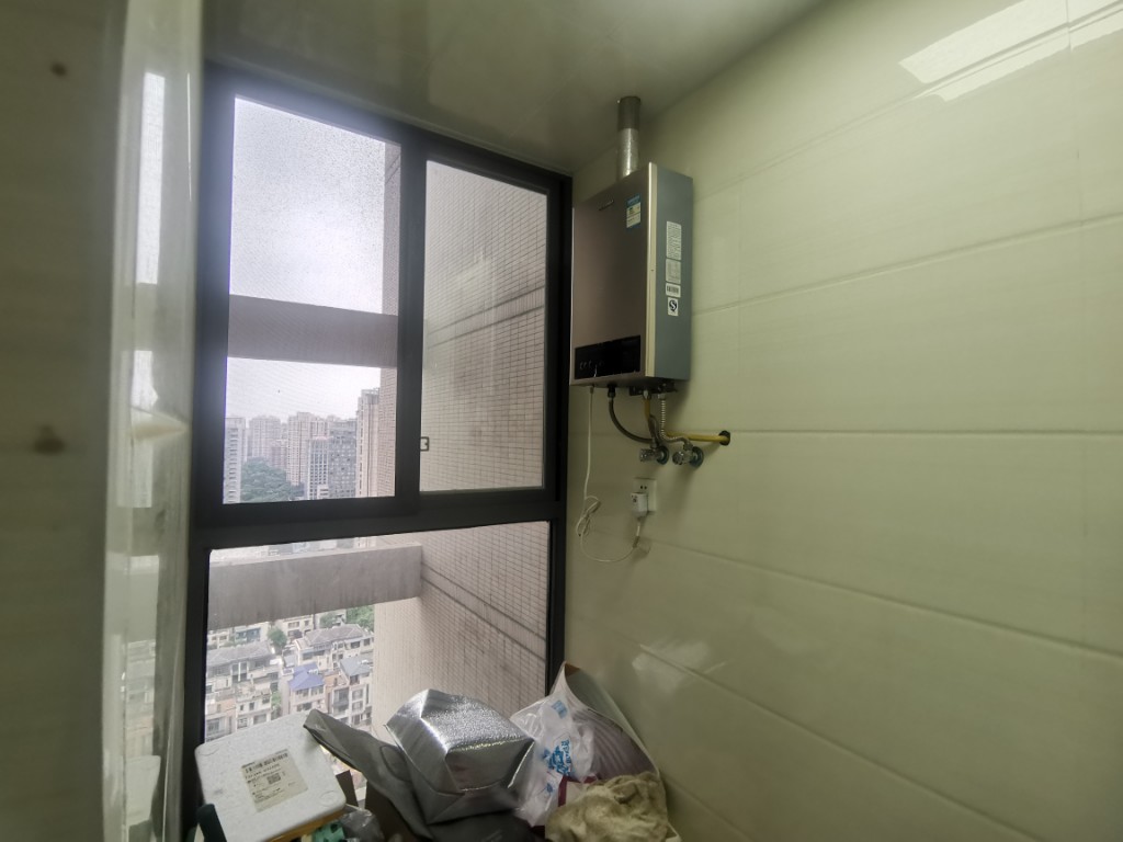 美的城四期 3室2厅2卫 90.0万 美的城四期 3室2厅2卫 90.0万客厅