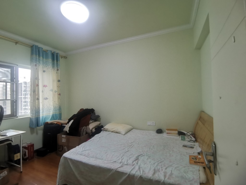 美的城四期 3室2厅2卫 90.0万 美的城四期 3室2厅2卫 90.0万客厅