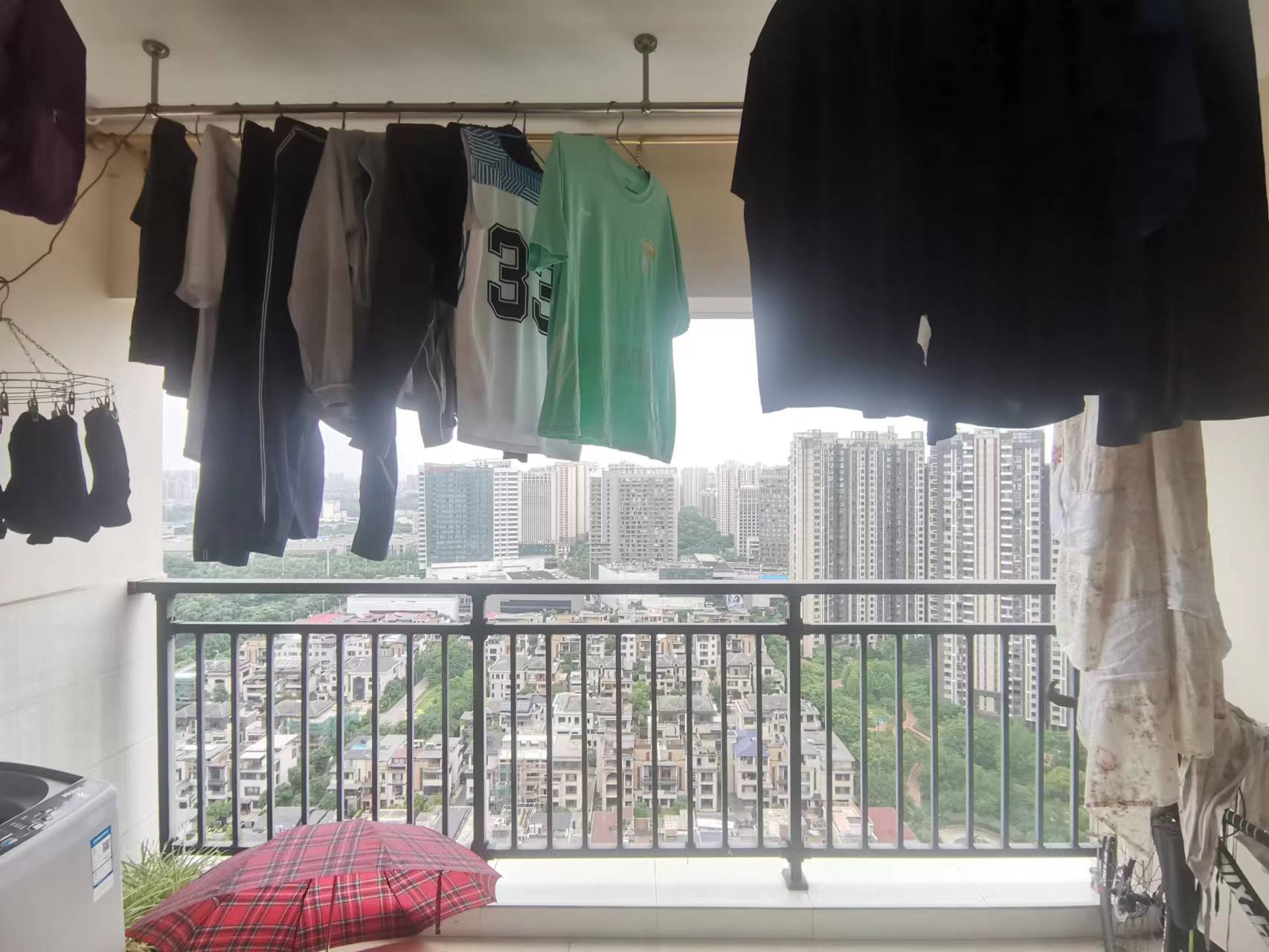 美的城四期 3室2厅2卫 90.0万 美的城四期 3室2厅2卫 90.0万客厅