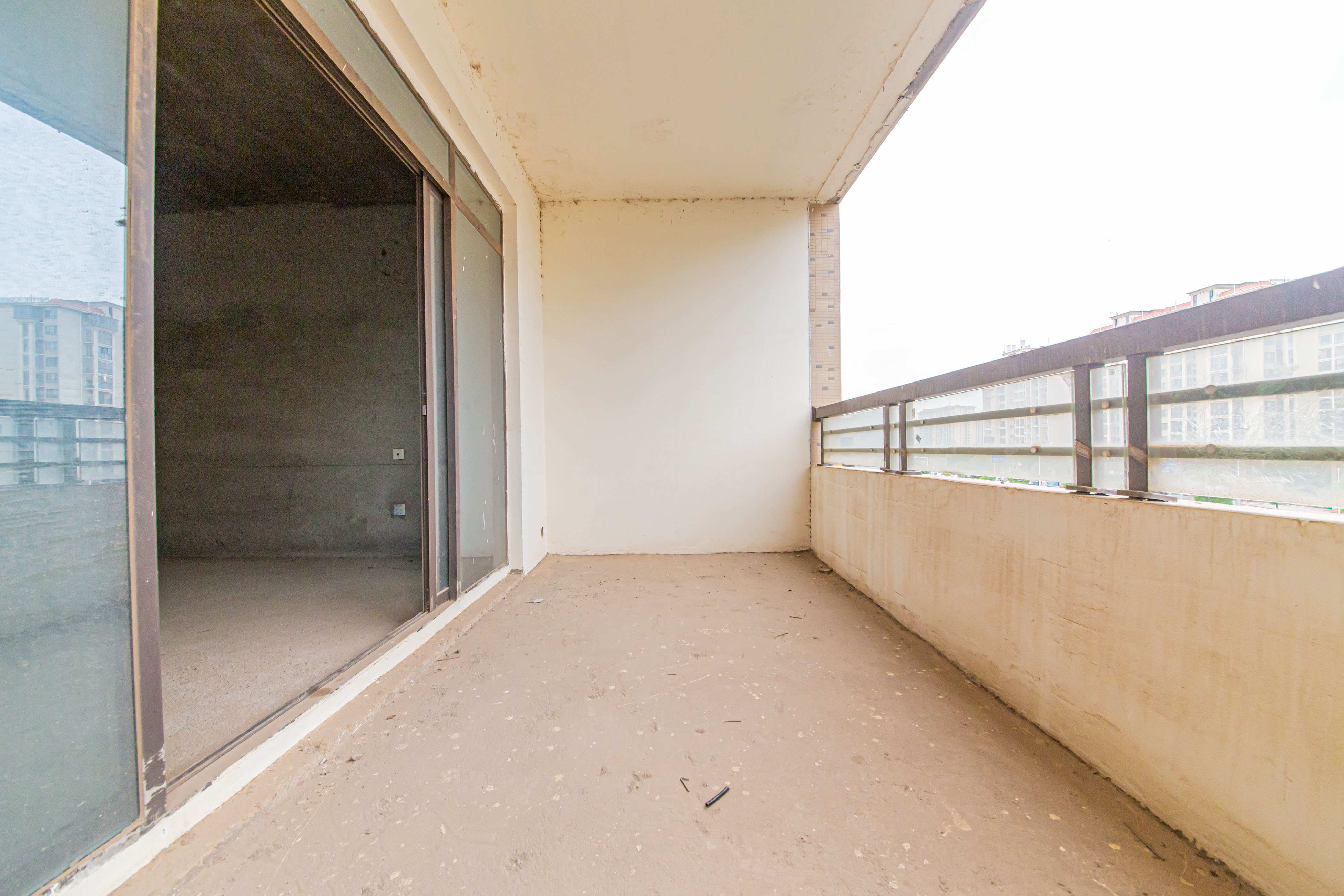 大唐印象一期云海湾  4室2厅2卫    169.0万客厅