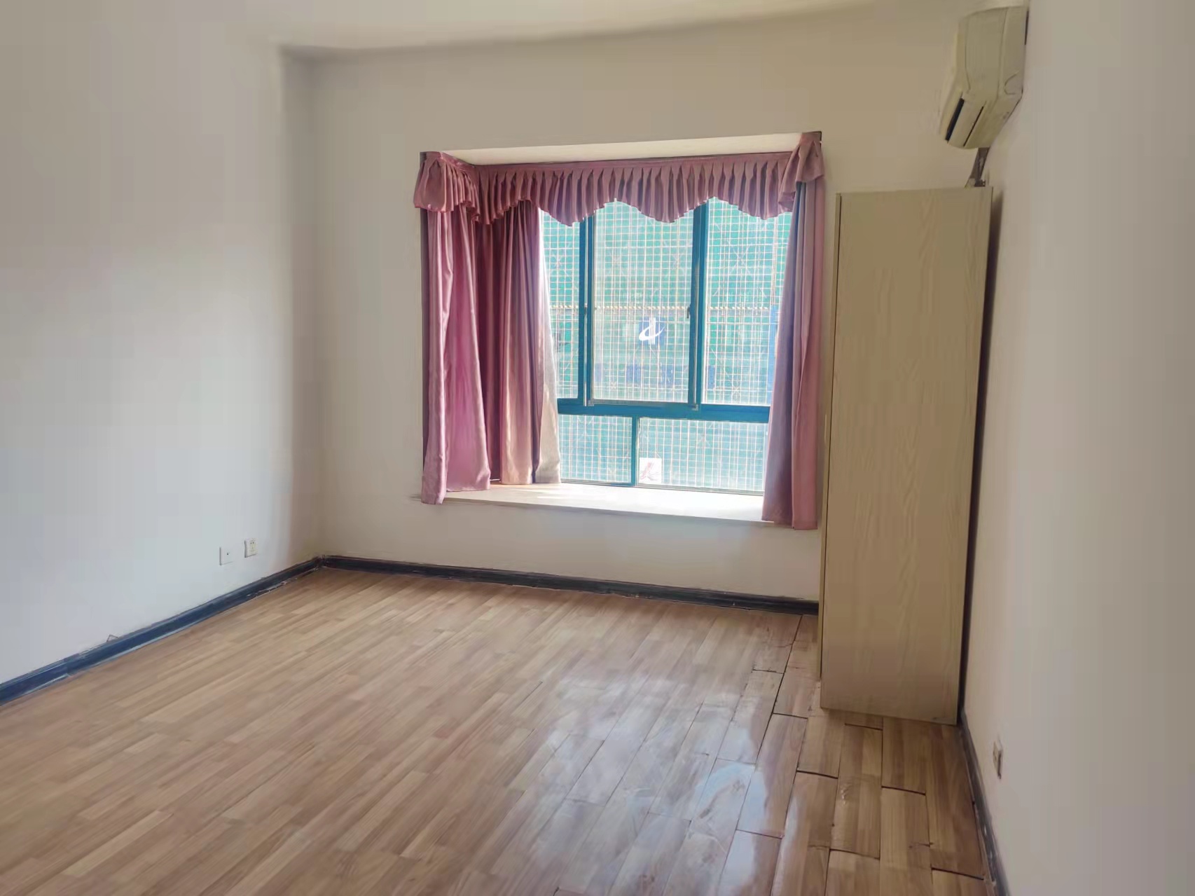 紫竹茗园 3室2厅1卫 79.8万 紫竹茗园 3室2厅1卫 79.8万客厅