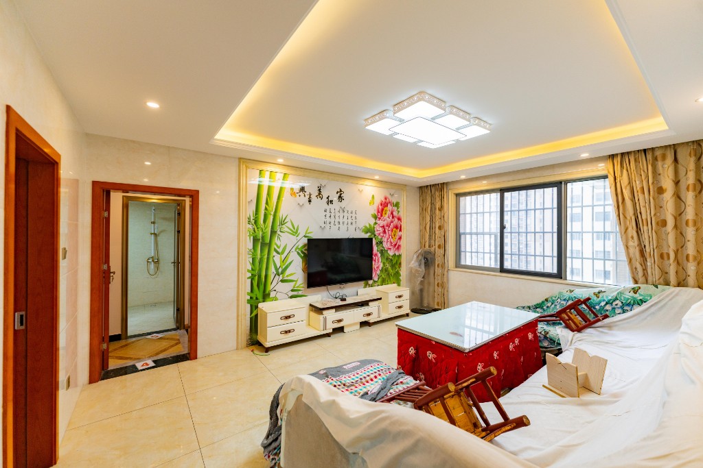 匯景豪庭  3室2廳2衛(wèi)    140.0萬(wàn)客廳
