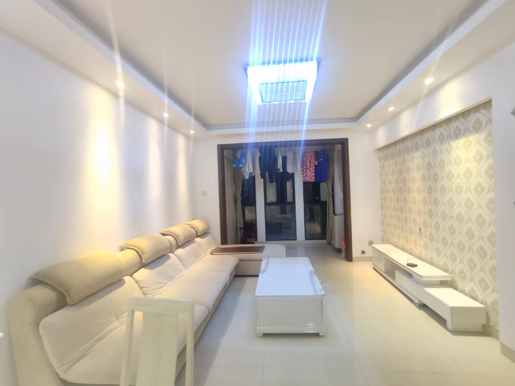 泰山公馆 2室1厅1卫 58.0万 泰山公馆 2室1厅1卫 58.0万客厅