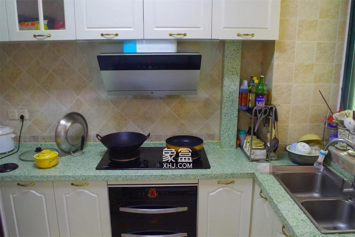 经世皇城 3室2厅2卫 105.0万 经世皇城 3室2厅2卫 105.0万客厅