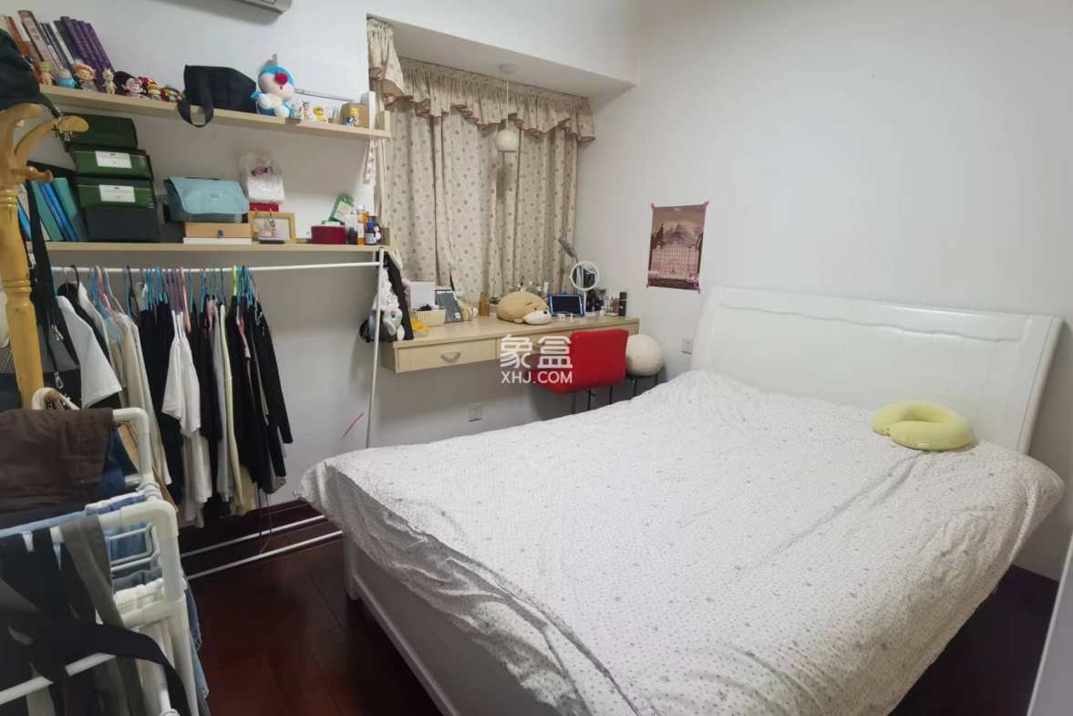 印象华都 3室2厅2卫 70.0万 印象华都 3室2厅2卫 70.0万客厅